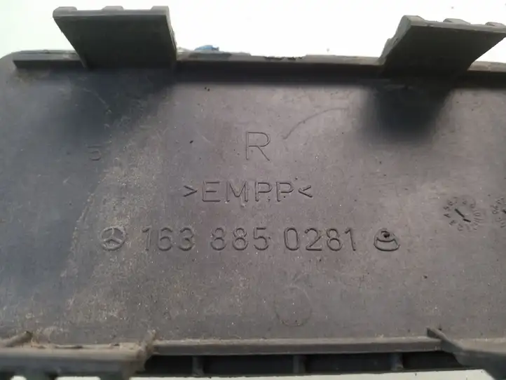 Mercedes-Benz ML W163 (1997 - 2005) 1638850281 Заглушка буксировочной петли бампера — фото 3