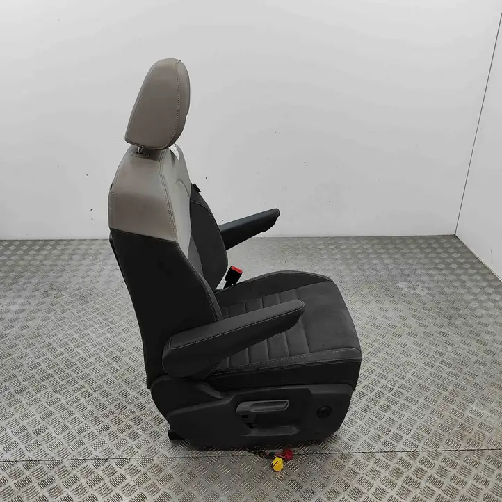 Volkswagen (2015 - ) 7T0881106A Переднее сиденье пассажира — фото 4