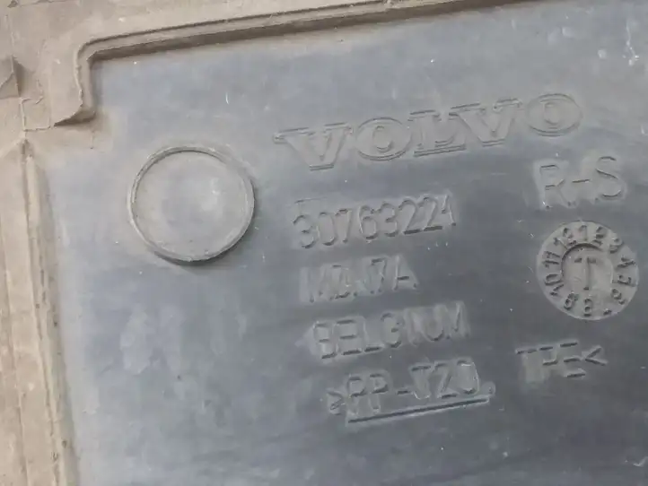 Volvo XC70 (2007 - 2013)  30763221 Отделка радиаторов