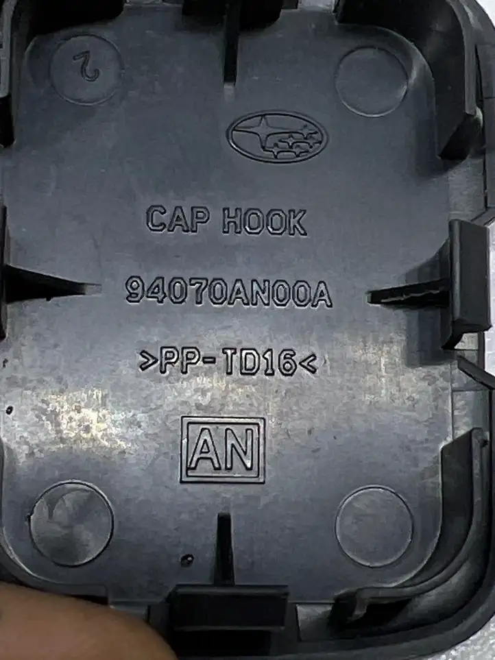 Subaru Outback (BT) (2019 - ) 94070AN00A Крышка окна аварийного открытия — фото 3