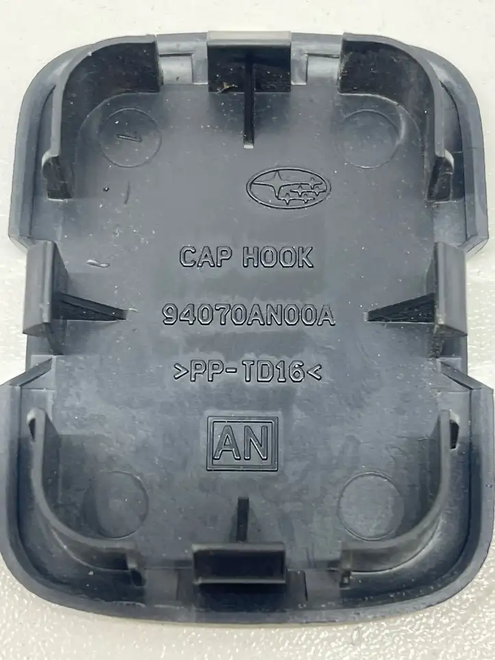 Subaru Outback (BT) (2019 - ) 94070AN00A Крышка окна аварийного открытия — фото 3