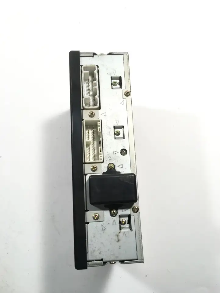 Toyota Land Cruiser (J120) (2002 - 2009) 8628060290 Усилитель звука — фото 3