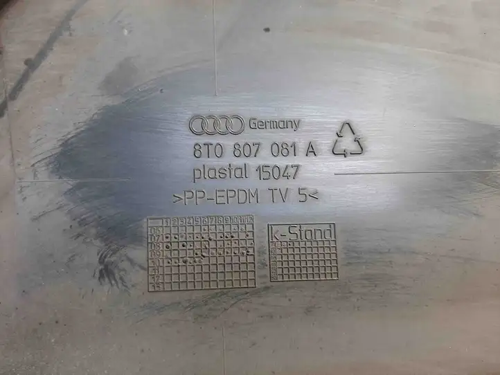Audi A5 8T 8F (2007 - 2011) 8T0807081A Облицовка радиатора — фото 3