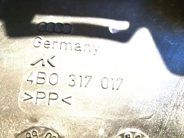 Audi A6 S6 C5 4B (1997 - 2001) 4B0317017 Дефлектор воздуха — фото 2