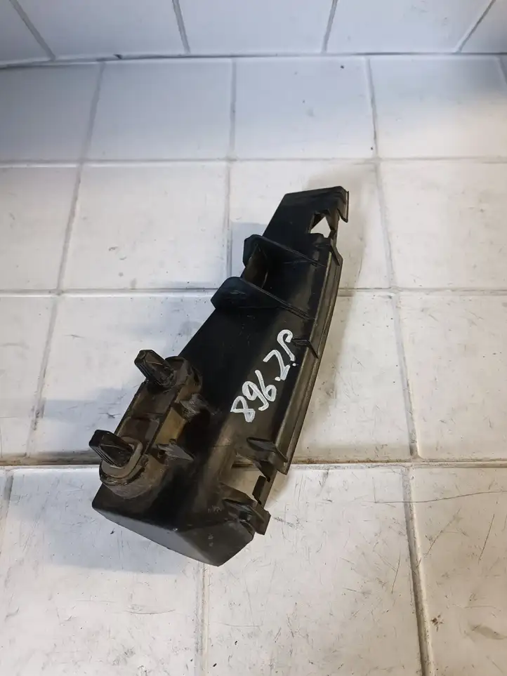Toyota Corolla Verso AR10 (2004 - 2009) 52562 Кронштейн заднего бампера — фото 1