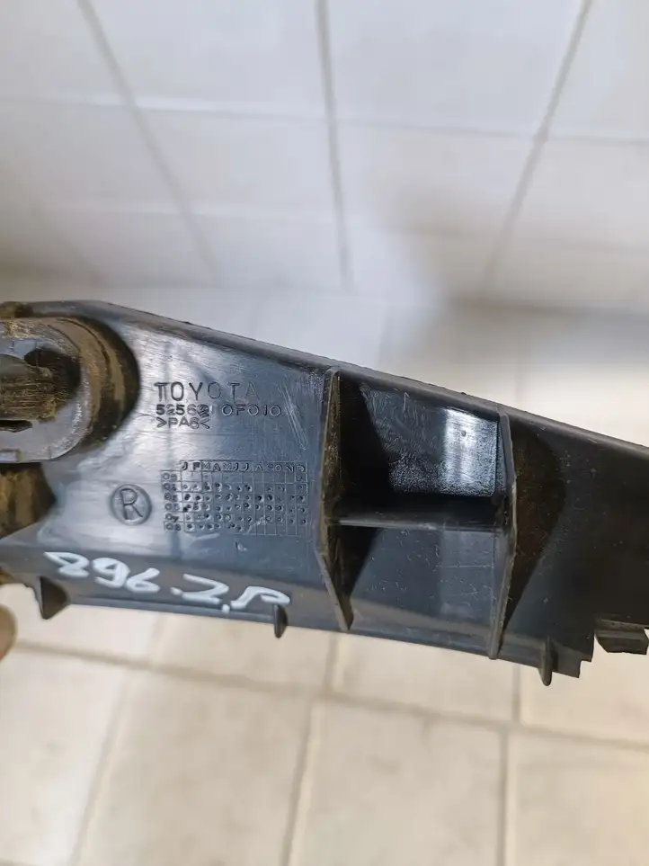 Toyota Corolla Verso AR10 (2004 - 2009) 52562 Кронштейн заднего бампера — фото 2
