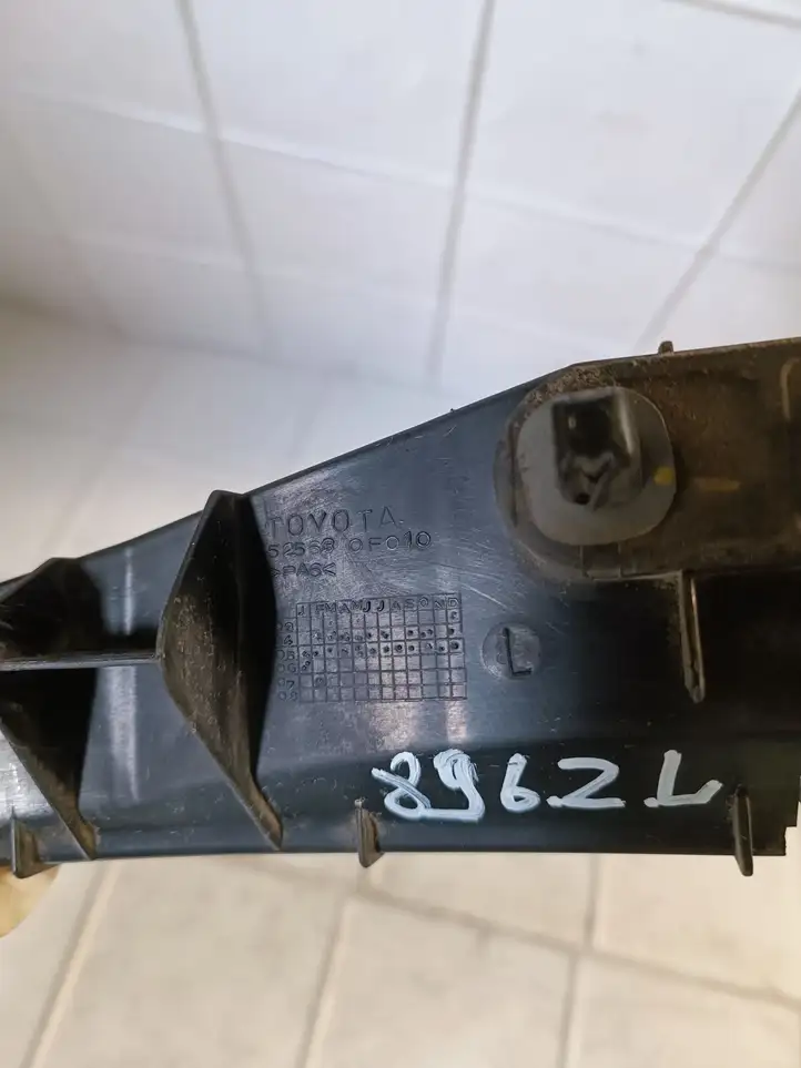 Toyota Corolla Verso AR10 (2004 - 2009) 52563 Кронштейн заднего бампера — фото 2