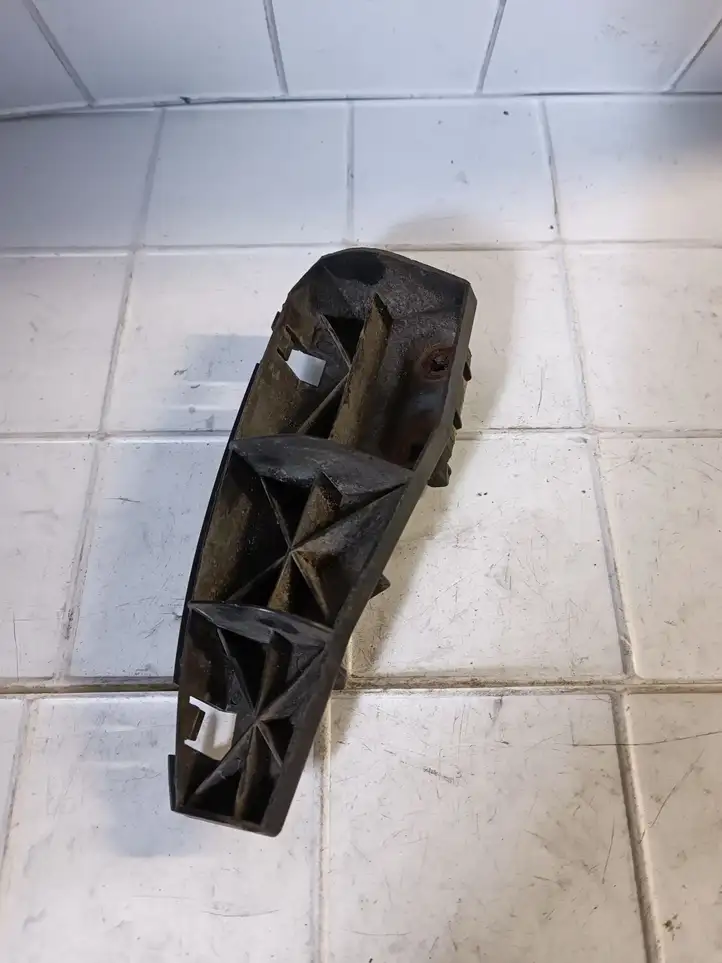 Toyota Corolla Verso AR10 (2004 - 2009) 52563 Кронштейн заднего бампера — фото 3