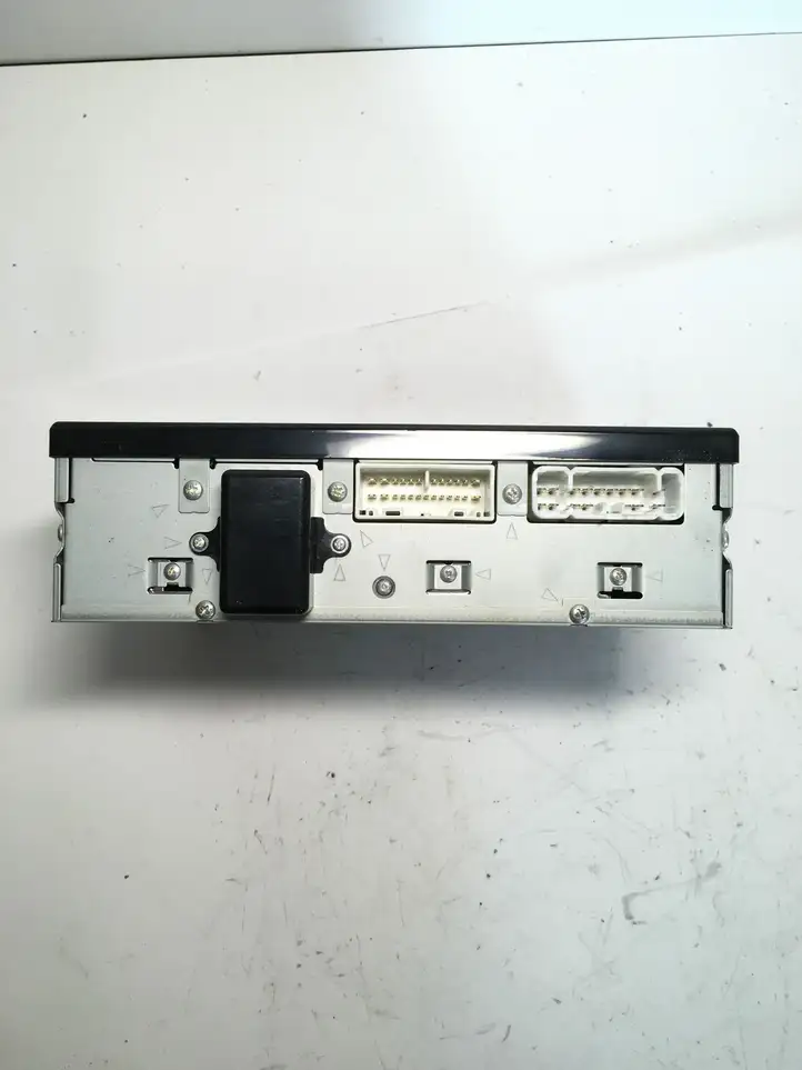 Toyota Land Cruiser (J120) (2002 - 2009) 8628060281 Усилитель звука — фото 2