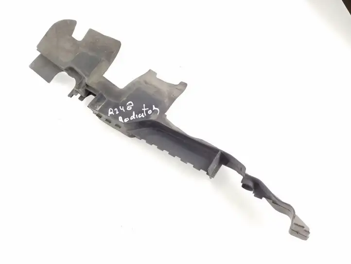 Audi A4 (2000 - 2006)  8E0121284B Устройство (устройства) для отвода воздуха