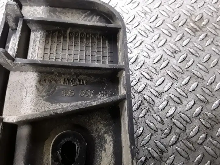 Volkswagen Golf V (2003 - 2009) 1K6807863 Кронштейн заднего бампера — фото 2