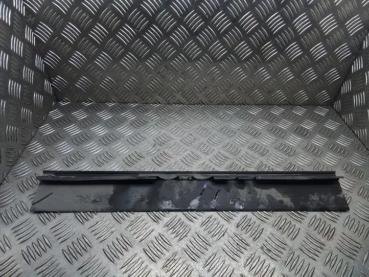 Volkswagen Tiguan (2007 - 2011) 5N0121345D Облицовка радиатора — фото 1