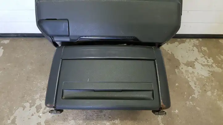 Volkswagen Multivan T5 (2003 - 2015) Второй ряд сидений — фото 3