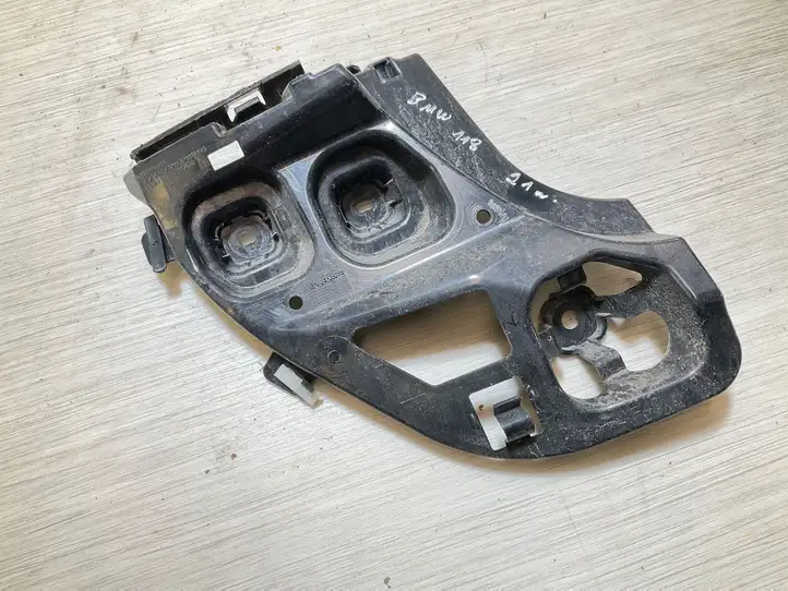 BMW 1 F40 (2019 - )  7461397  Держатель заднего бампера (кронштейн)