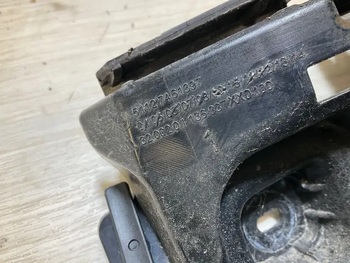 BMW 1 F40 (2019 - )  7461397  Держатель заднего бампера (кронштейн)