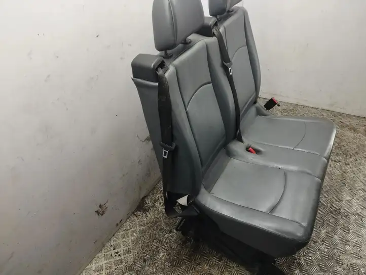 Mercedes-Benz Vito Viano W639 (2003 - 2010) Второй ряд сидений — фото 6