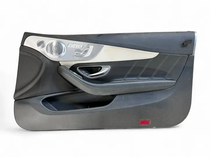Mercedes-Benz C W205 (2014 - 2021) A2058205600 Обшивка передней двери — фото 1
