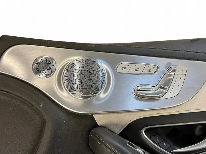 Mercedes-Benz C W205 (2014 - 2021) A2058205600 Обшивка передней двери — фото 2