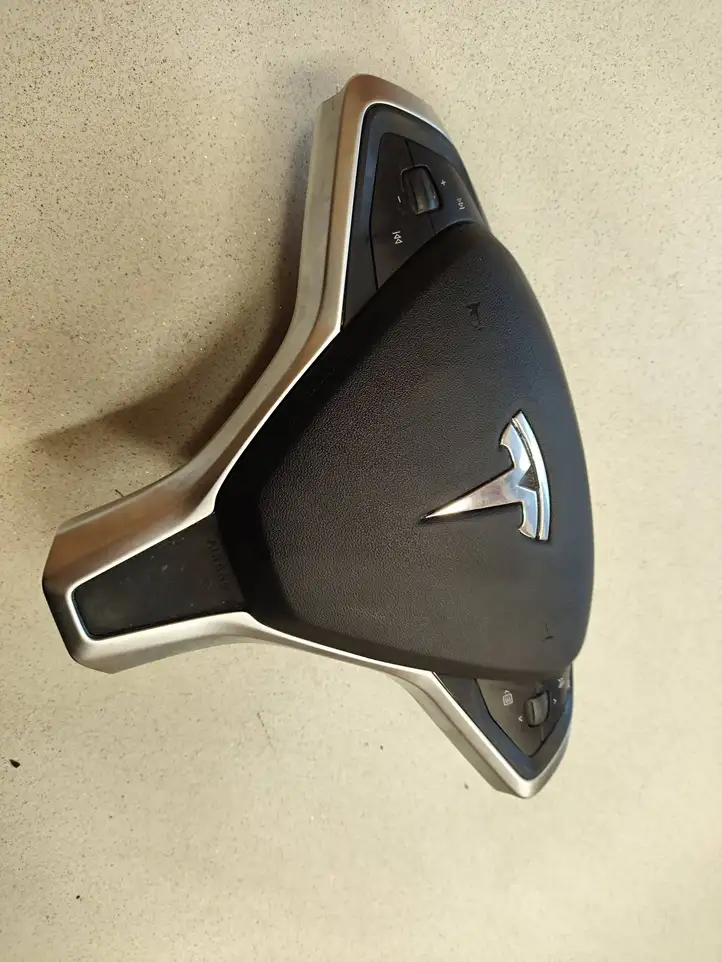 Tesla Model S (2012 - 2016) 0589P1000552 Подушка безопасности руля — фото 2