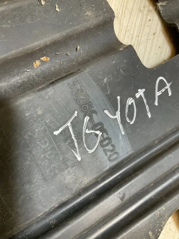 Toyota Corolla Verso AR10 (2004 - 2009) 532860F020 Дефлектор воздуха — фото 2