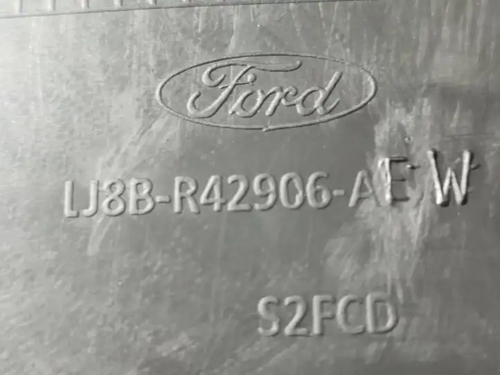 Ford Mustang Mach-E (2020 - ) Lj8br42906aew Комплект обшивки крышки багажника — фото 2