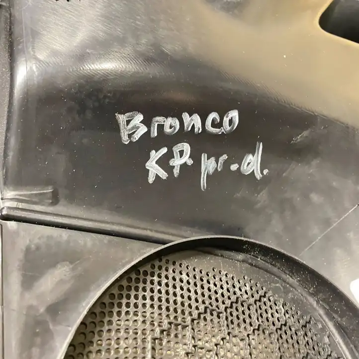 Ford Bronco (2020 - ) M1PBS060B01AC Обшивка передней двери — фото 5
