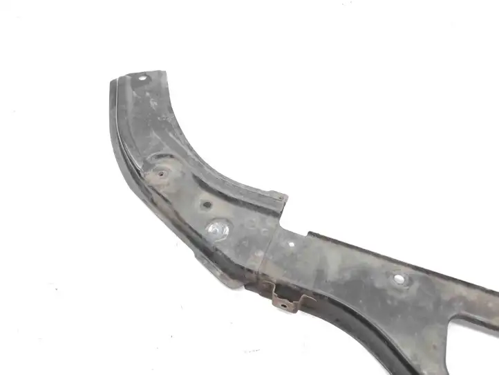 Mazda 6. (2012 - 2015)   Верхняя часть панели радиаторов (телевизора)