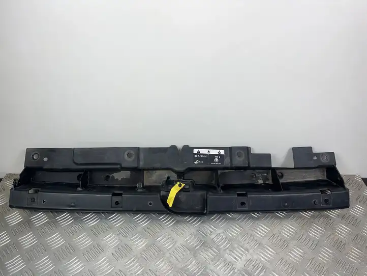 Jeep Compass (2017 - ) 07356857380E Облицовка радиатора — фото 2