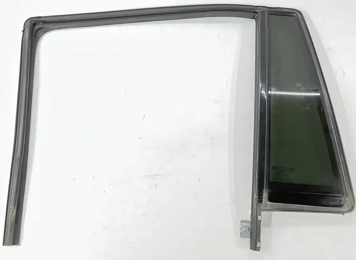 Cadillac Escalade IV (2014 - 2019) 43R000074 Форточка двери — фото 1