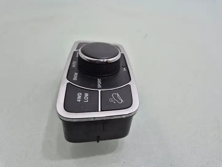 Jeep Grand Cherokee (2010 - 2021) P56046233AC Включатель блокировки дифференциалов — фото 3