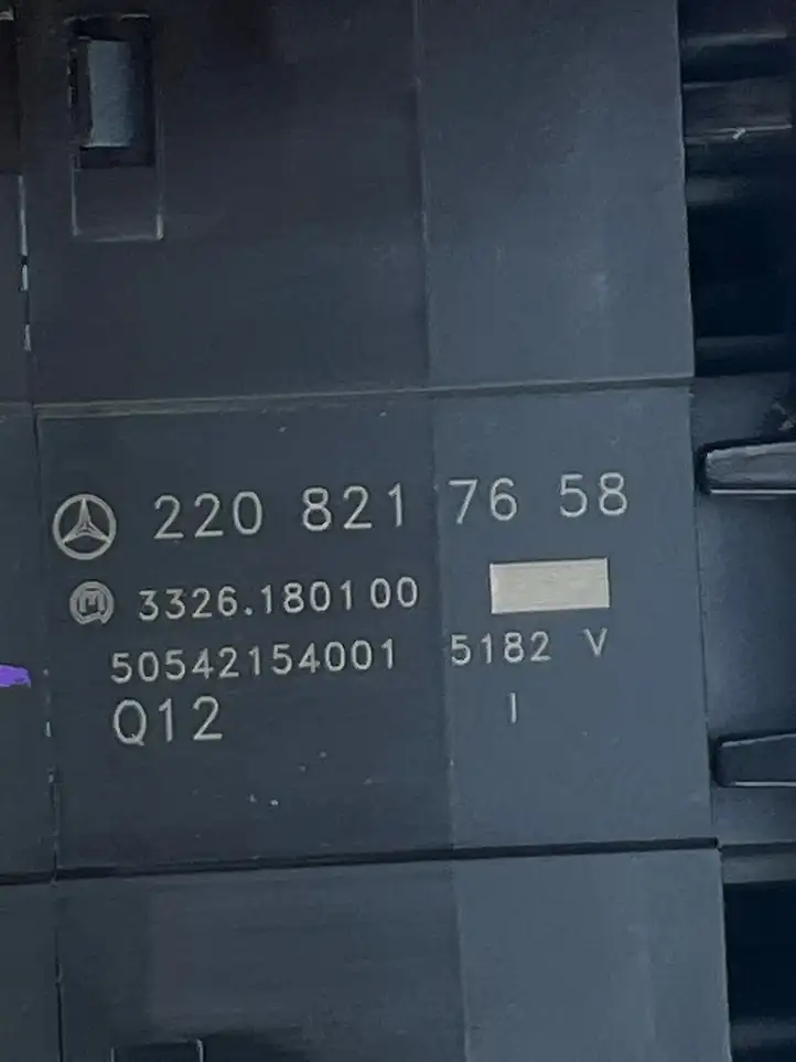 Mercedes-Benz S W220 (1998 - 2006) 2208217658 Включатель аварийных фонарей — фото 7