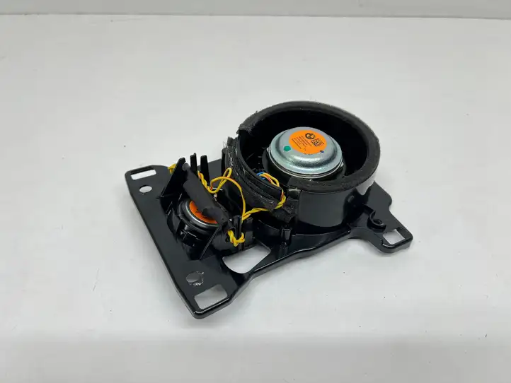 BMW 7 G11 G12 (2015 - 2022)  2622468 Громкоговоритель в панели