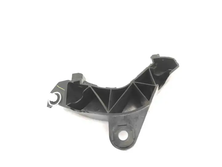 Toyota Yaris (2014 - 2019) 521550D220 Кронштейн заднего бампера — фото 3