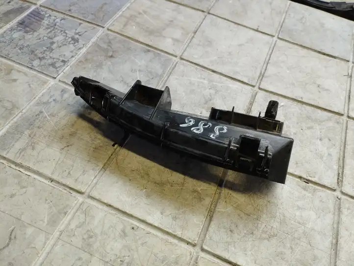 Toyota Corolla Verso AR10 (2004 - 2009) 525630F010 Кронштейн заднего бампера — фото 4