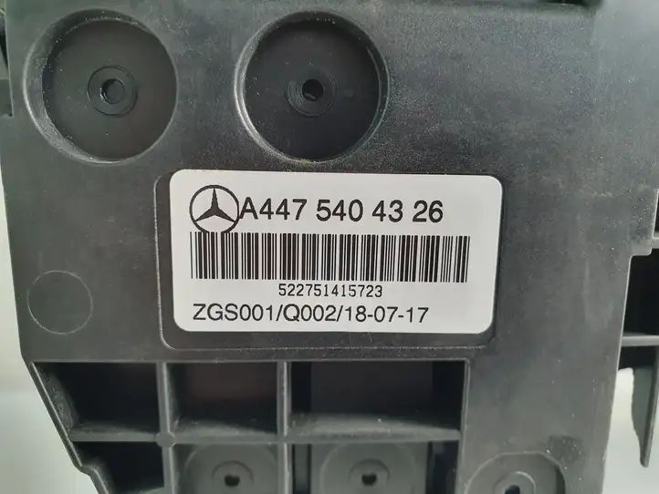 Mercedes-Benz Vito W447 (2014 - ) A4475404326 Клеммный узел плюсовых проводов — фото 7