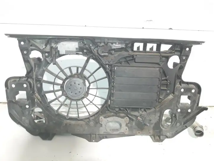 Audi A6 (2004 - 2008)  4F0121003P Панель радиаторов (телевизор)