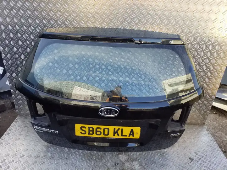Kia Sorento (2009 - 2014) Крышка багажника — фото 1