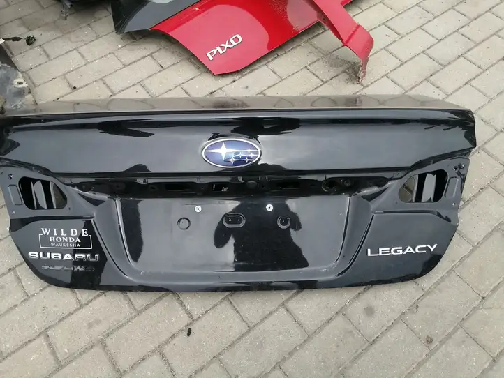 Subaru Legacy (2015 - 2017) Крышка багажника — фото 1