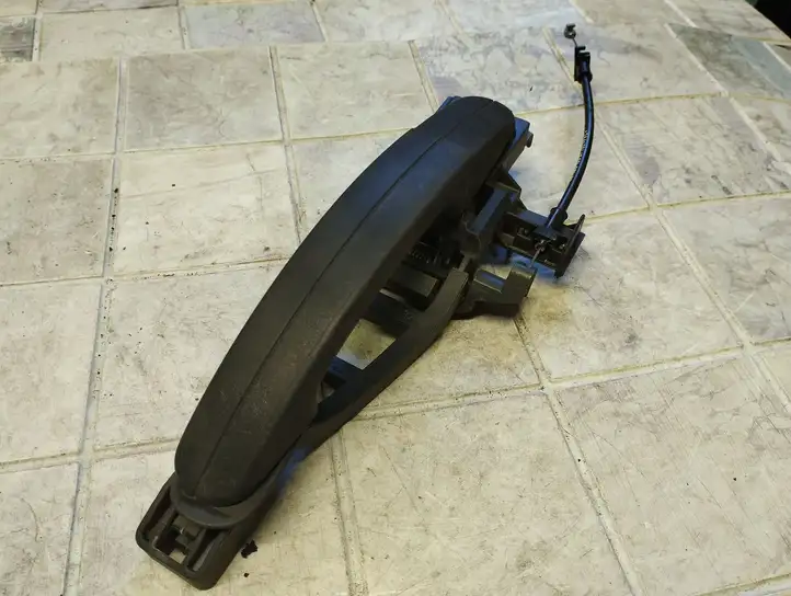 Ford Focus (2005 - 2008) 4M51A266B22 Наружная ручка задней двери — фото 2
