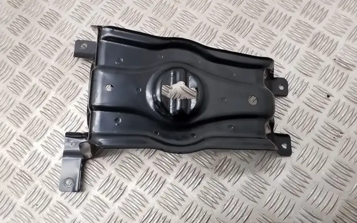 Audi A4 S4 B9 (2015 - 2019) 8W0802715B Кронштейн запасного колеса — фото 1