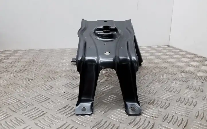 Audi A4 S4 B9 (2015 - 2019) 8W0802715B Кронштейн запасного колеса — фото 4