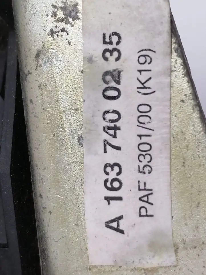 Mercedes-Benz ML W163 (1997 - 2005) A1637400235 Замок крышки багажника — фото 2