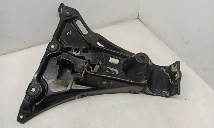 BMW 5 E60 E61 (2004 - 2010) 7060796 Кронштейн заднего бампера — фото 1
