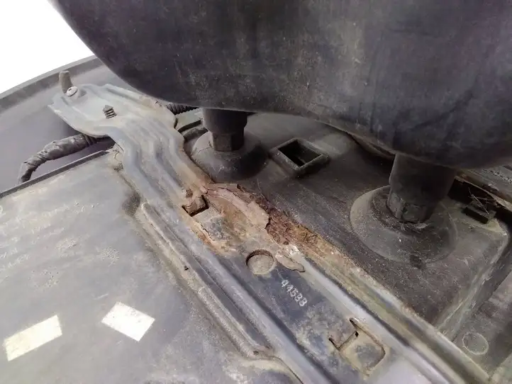 Jeep Cherokee (2001 - 2007) 5HF06TRMAJ Кронштейн запасного колеса — фото 6