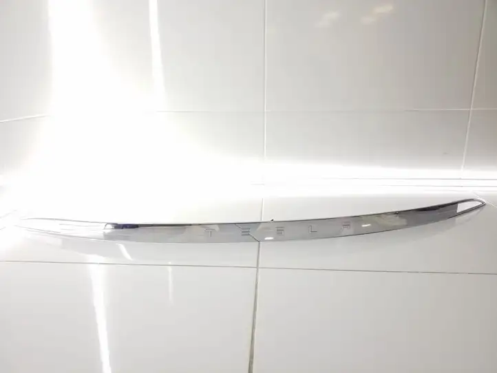 Tesla Model S (2016 - 2021) 100885600C Обшивка багажника — фото 1