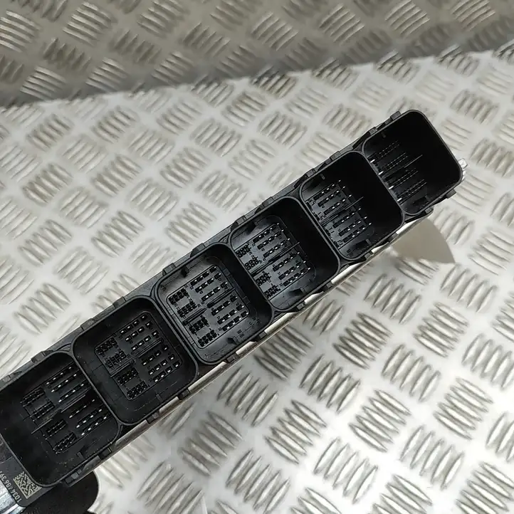 Porsche Cayenne (9Y0 9Y3) (2018 - )  0P2907309D Блок управления двигателя