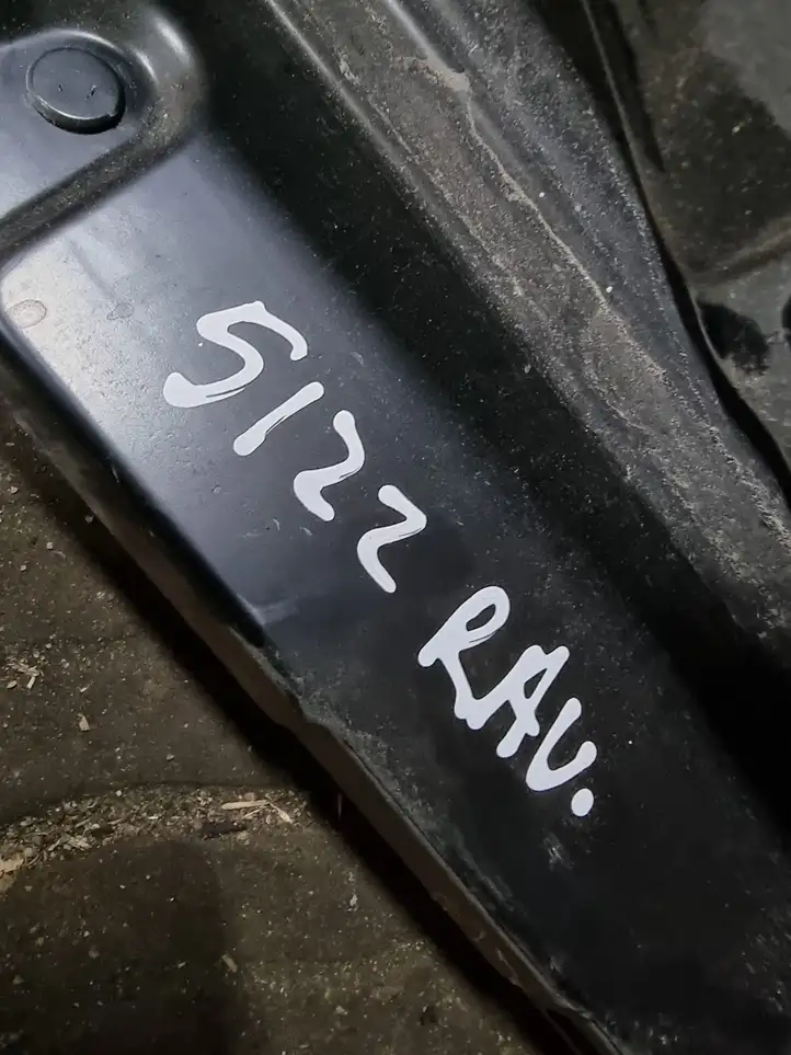 Toyota RAV 4 (XA30) (2006 - 2016) Облицовка радиатора — фото 3