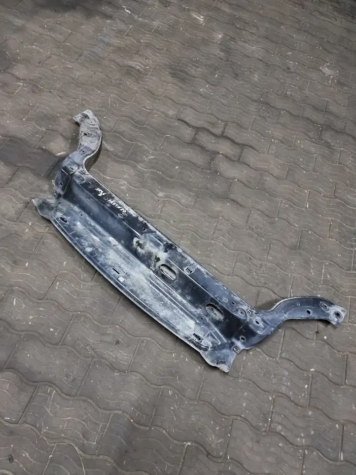 Peugeot Partner (2002 - 2008) Верхняя панель радиатора — фото 1