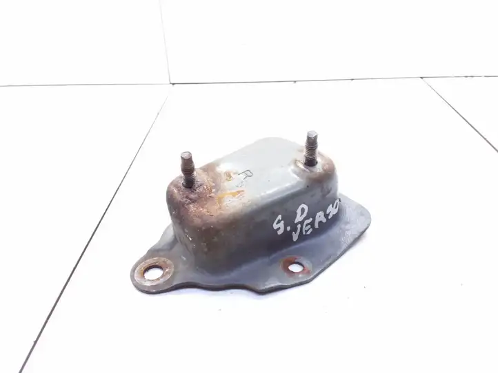 Toyota Corolla Verso E121 (2001 - 2004) Кронштейн заднего бампера — фото 1