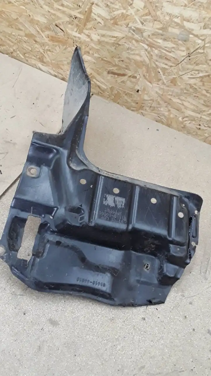 Toyota Avensis Verso (2001 - 2004) 5144244040 Защита днища передней части — фото 3